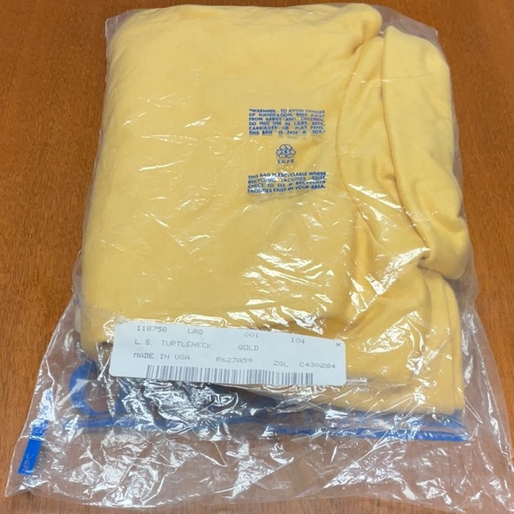 Lands' End Made in USA 100% cotton long-sleeved turtleneck - Picture 7 of 7